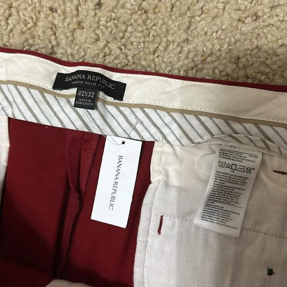 NWT Banana Republic Slim Rapid Movement Chino 42W SHORT